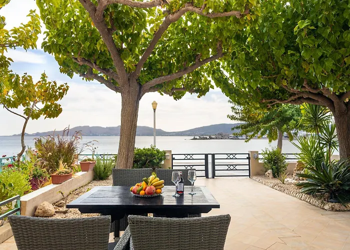 アパート Village *