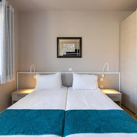 Village * האראקי